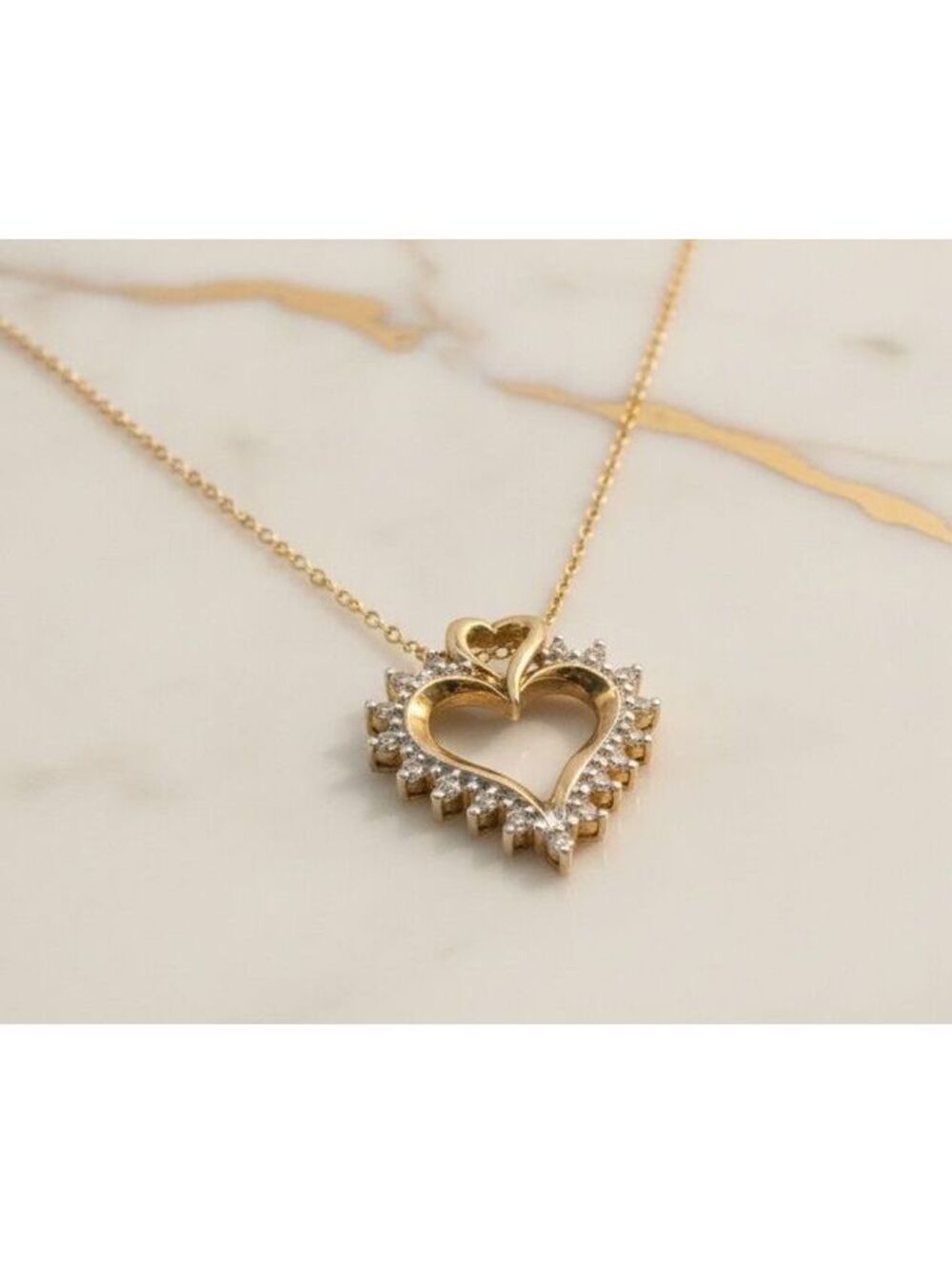 10K Gold Heart-Shaped Pendant Necklace with Diamonds, 1.8g